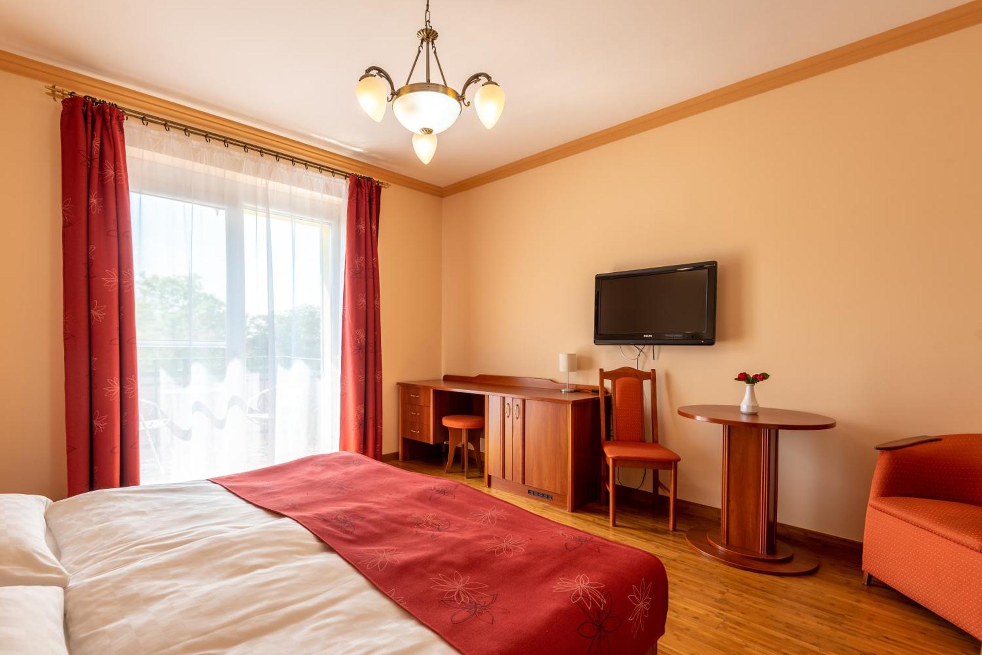 Fried Kastely Hotel Simontornya Ruang foto